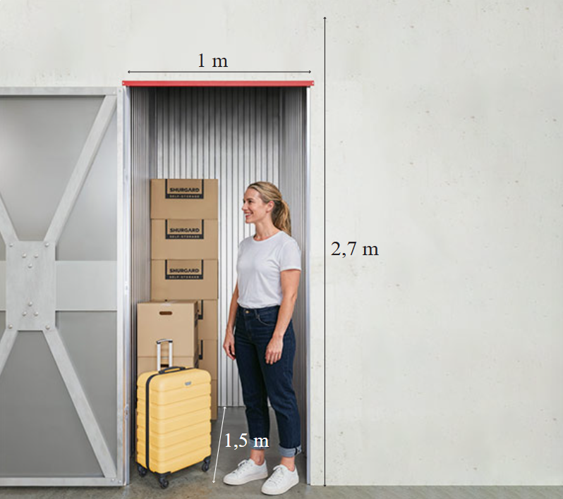 Unidade de self storage com pessoa, caixas e mala como referência de tamanho